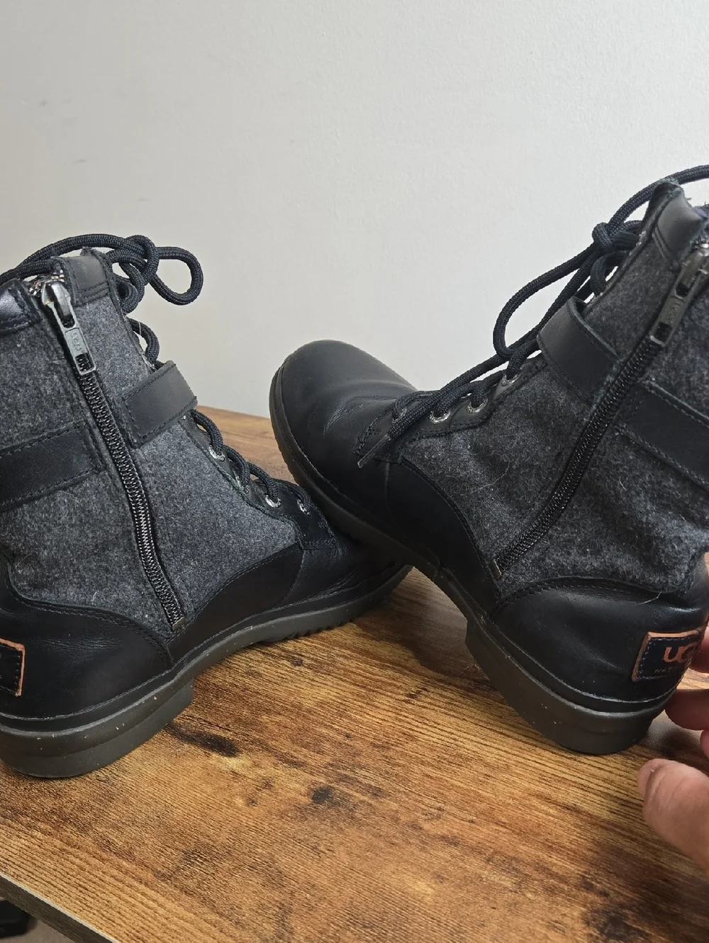 UGG Women's Kesey Waterproof Black Leather Wool Blend Winter Combat boots Sz 9.5